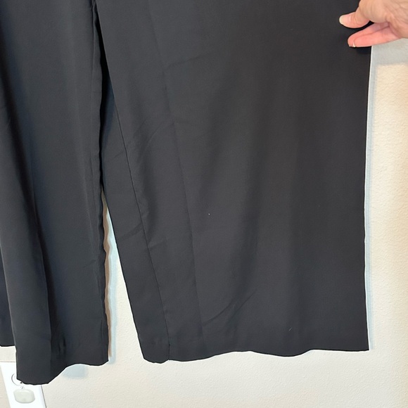NWT Forever 21 Women’s Plus Size Wide Black Dress Pant with side zipper- size 3x - Picture 3 of 9
